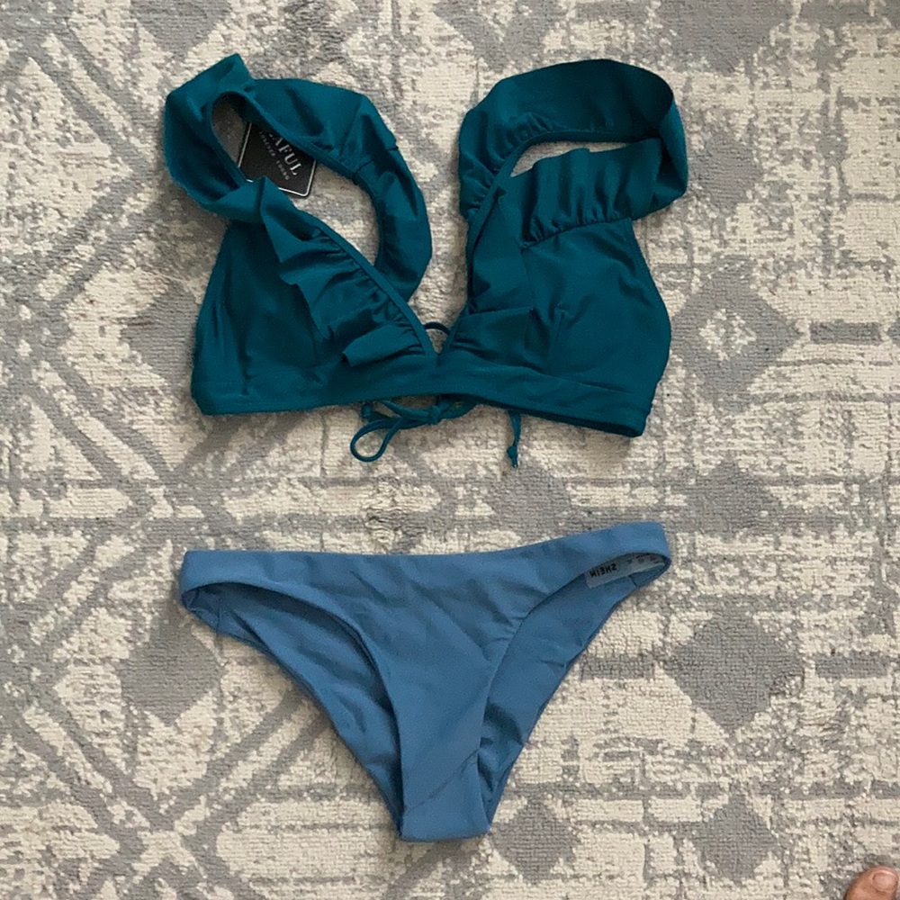 NWT Blue Ruffle Bikini - Picture 2 of 14